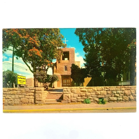 San Miguel Chapel in Santa Fe, New Mexico Postcard - Picture 1 of 4